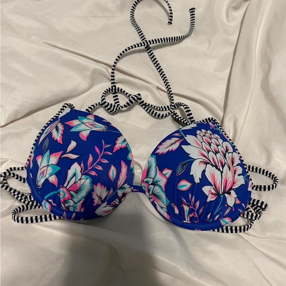 Floral/striped swimsuit bra